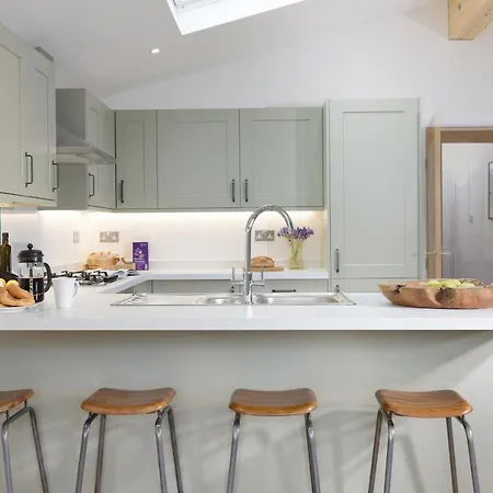 4 Valley View * Looe